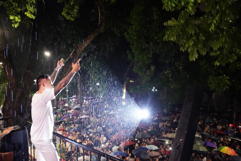 Bài 1: Từ ban công Tuấn Hưng đến thư Chủ tịch Hà Nội gửi BlackPink Bài 1: Từ ban công Tuấn Hưng đến thư Chủ tịch Hà Nội gửi BlackPink