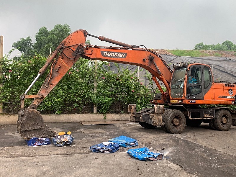 Quản lý thị trường Hà Nội: Tổ chức tiêu hủy 600kg hàng hóa vi phạm