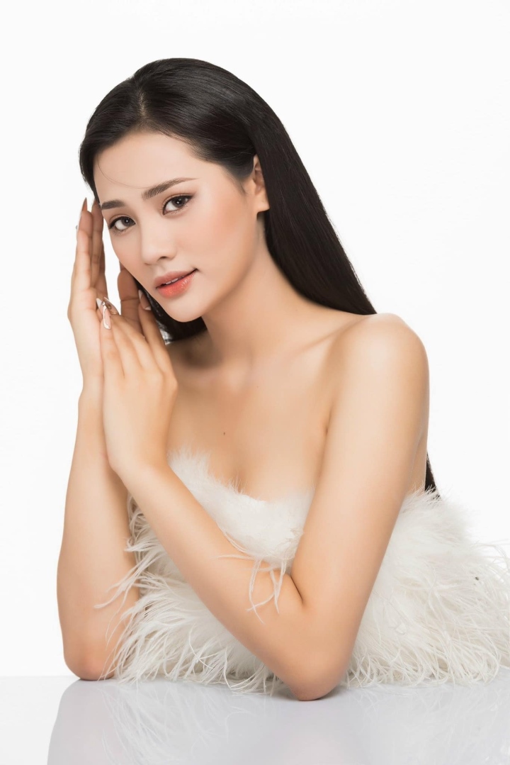 Hoa hậu trả vương miện trong đêm đăng quang: BTC "đau đầu" vì quyết định của tôi Hoa hậu trả vương miện trong đêm đăng quang: BTC "đau đầu" vì quyết định của tôi