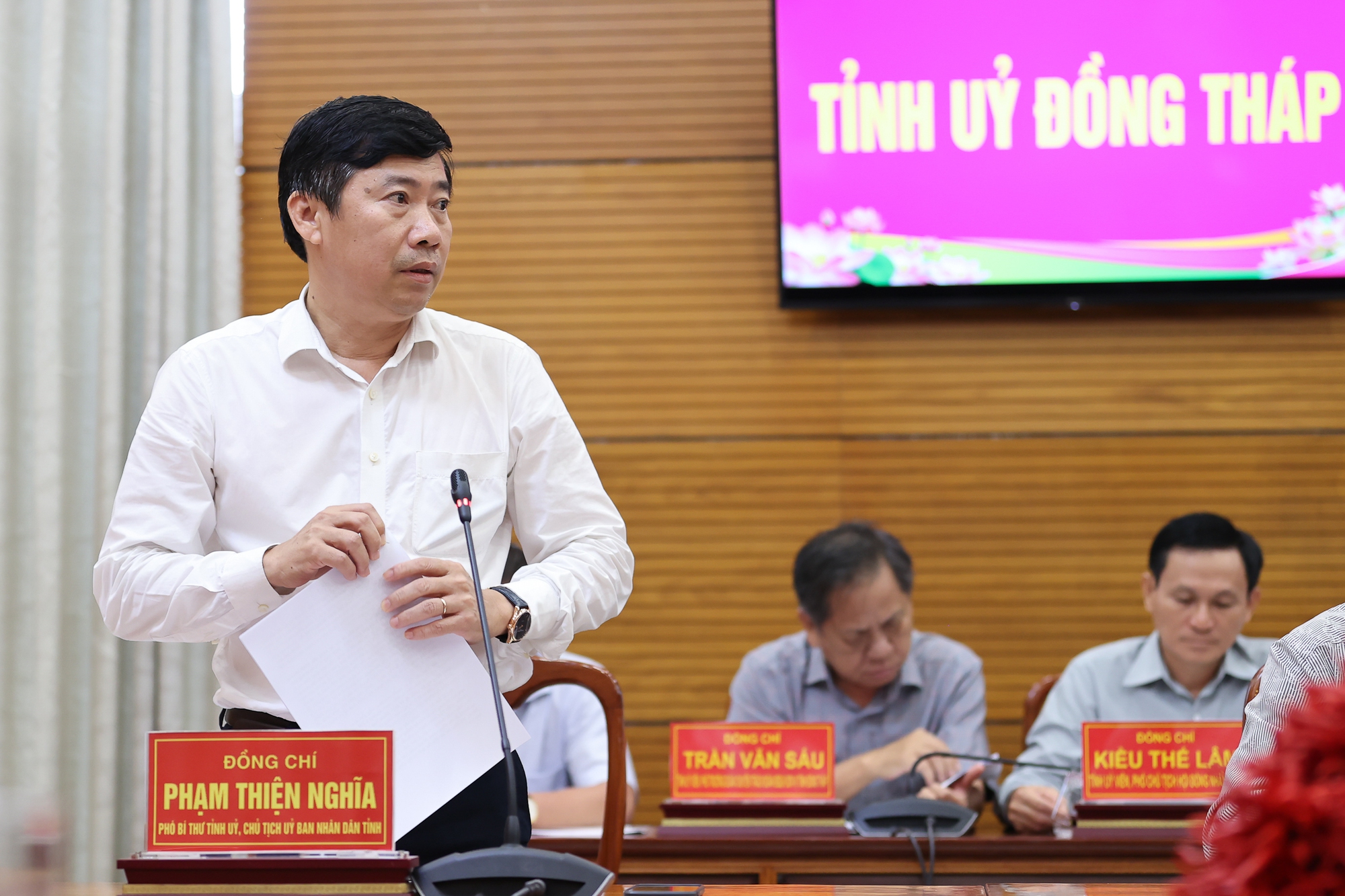 Phát triển Đồng Tháp tiên phong, kiểu mẫu về nông thôn hiện đại, nông nghiệp sinh thái, nông dân văn minh - Ảnh 4. Phát triển Đồng Tháp tiên phong, kiểu mẫu về nông thôn hiện đại, nông nghiệp sinh thái, nông dân văn minh - Ảnh 4.