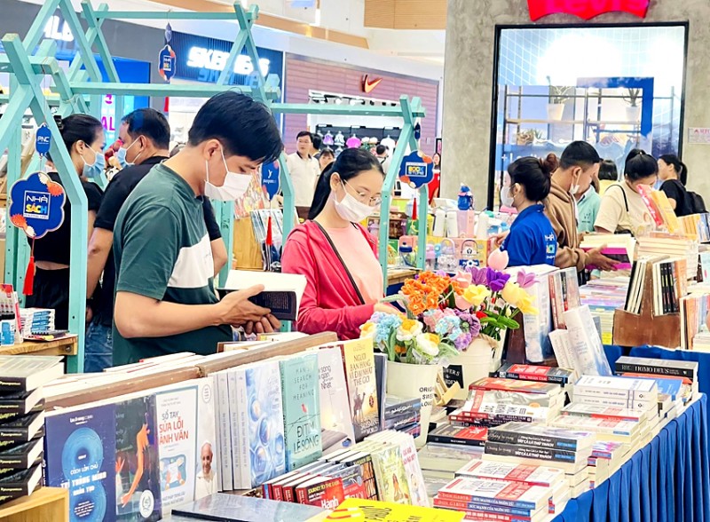 Thị trường đồ dùng học tập sôi động đón năm học mới