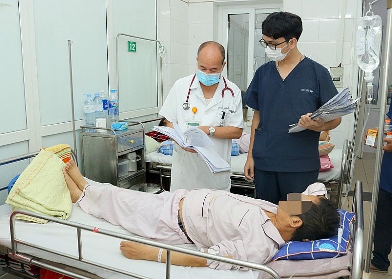 Khám chữa bệnh tại BV Bạch Mai.JPG Khám chữa bệnh tại BV Bạch Mai.JPG