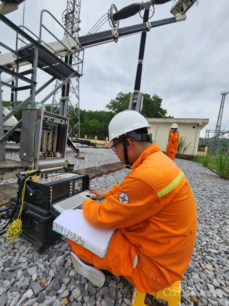 Đường dây 500kV 571 Quảng Ninh - 571 Mông Dương: Hoàn thành công tác bảo dưỡng, sửa chữa