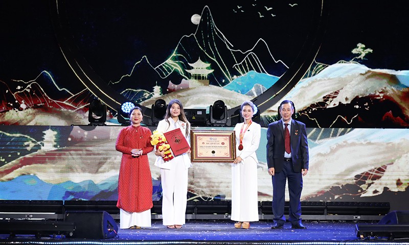 Suối khoáng nóng Bang có độ sôi kỷ lục cao nhất Việt Nam với 105 độ C được đưa vào hoạt động Suối khoáng nóng Bang có độ sôi kỷ lục cao nhất Việt Nam với 105 độ C được đưa vào hoạt động