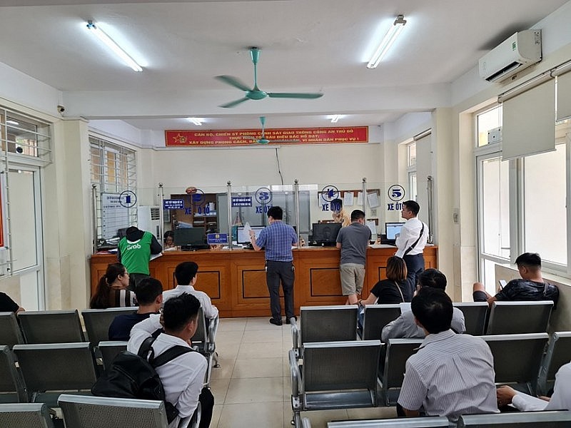 Nhiều người dân phấn khởi được giữ lại biển đẹp khi bán xe Nhiều người dân phấn khởi được giữ lại biển đẹp khi bán xe