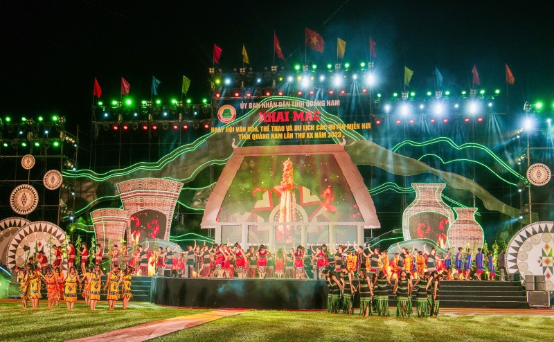 Khai mạc ngày hội Văn hóa, Thể thao và Du lịch các huyện miền núi tỉnh Quảng Nam Khai mạc ngày hội Văn hóa, Thể thao và Du lịch các huyện miền núi tỉnh Quảng Nam