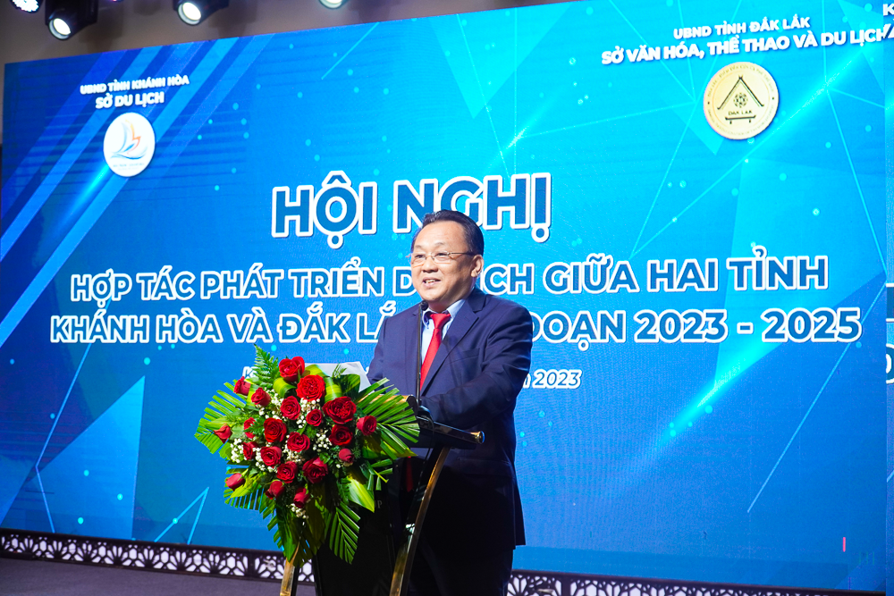 Khánh Hòa ‘bắt tay’ Đắk Lắk hợp tác phát triển du lịch Khánh Hòa ‘bắt tay’ Đắk Lắk hợp tác phát triển du lịch