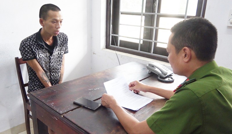 Thừa Thiên Huế: Khởi tố đối tượng giả phụ huynh trộm cắp trong trường học