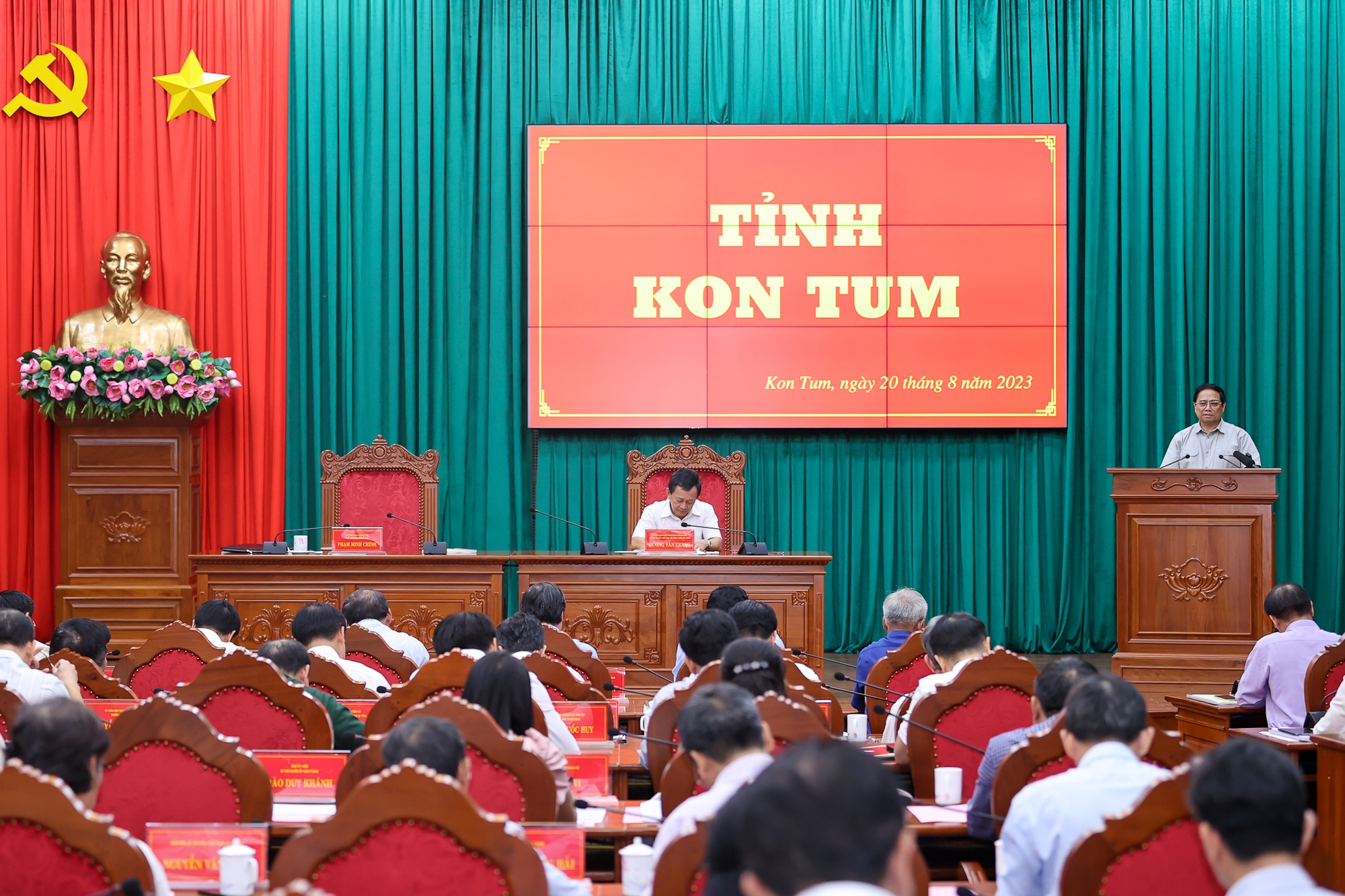 Thủ tướng: Phát triển Kon Tum nhanh, mạnh, toàn diện, bền vững hơn nữa - Ảnh 5. Thủ tướng: Phát triển Kon Tum nhanh, mạnh, toàn diện, bền vững hơn nữa - Ảnh 5.