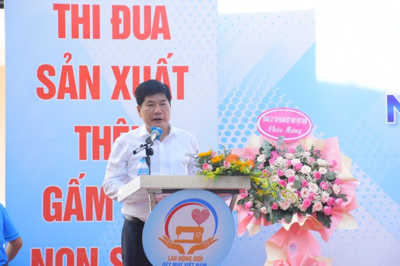 Đ/c Cao Hữu Hiếu phát biểu Đ/c Cao Hữu Hiếu phát biểu