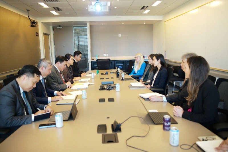 Thứ trưởng Nguyễn Sinh Nhật Tân tiếp bà Melanie Nakagawa - Phó Chủ tịch Tập đoàn Microsoft