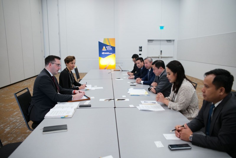 Thứ trưởng Nguyễn Sinh Nhật Tân tiếp bà Laura Lochman - Phó Trợ lý Ngoại trưởng Hoa Kỳ