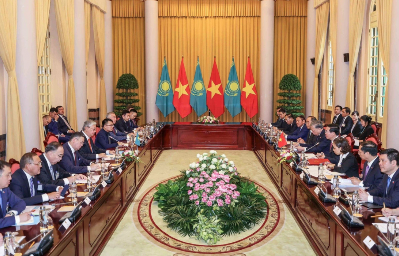 Chủ tịch nước Võ Văn Thưởng hội đàm với Tổng thống Kazakhstan Kassym-Jomart Tokayev Chủ tịch nước Võ Văn Thưởng hội đàm với Tổng thống Kazakhstan Kassym-Jomart Tokayev