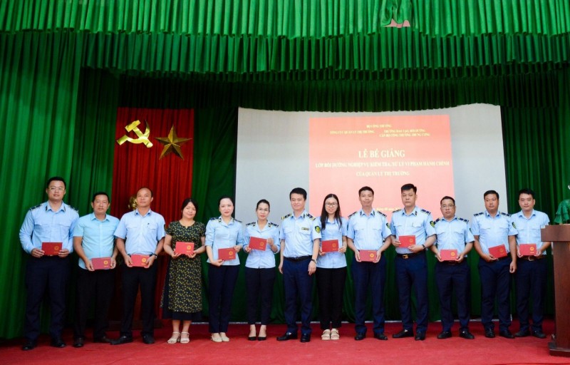 Để nguồn nhân lực quản lý thị trường tiến tới mục tiêu chuyên nghiệp Để nguồn nhân lực quản lý thị trường tiến tới mục tiêu chuyên nghiệp