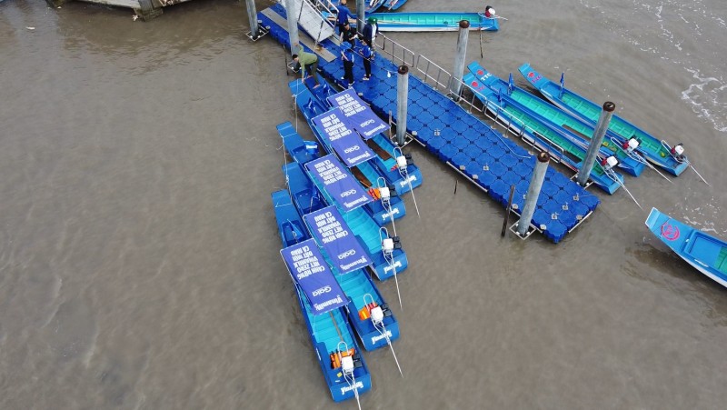 Các chiếc thuyền được Vinamilk tài trợ cho Vườn Quốc gia làm phương tiện hỗ trợ công tác kiểm tra, giám sát, bảo vệ cho khu vực khoanh nuôi rừng Các chiếc thuyền được Vinamilk tài trợ cho Vườn Quốc gia làm phương tiện hỗ trợ công tác kiểm tra, giám sát, bảo vệ cho khu vực khoanh nuôi rừng