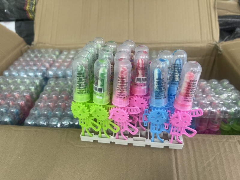 Lào Cai: Thu giữ số lượng lớn kẹo đồ chơi trẻ em không rõ nguồn gốc, xuất xứ Lào Cai: Thu giữ số lượng lớn kẹo đồ chơi trẻ em không rõ nguồn gốc, xuất xứ