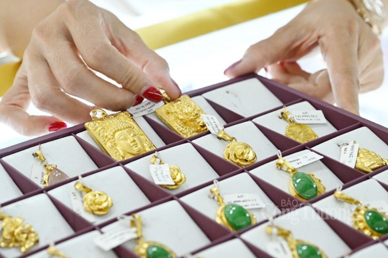 Giá vàng hôm nay ngày 17/10/2023, giá vàng SJC, giá vàng 9999, giá vàng 24k, giá vàng 18k 23/8/2023. Ảnh: Cấn Dũng