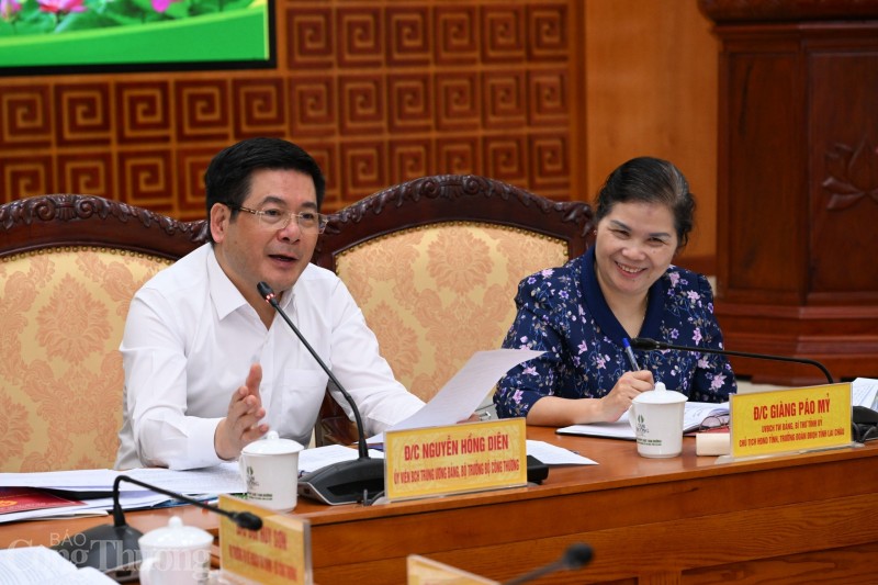 Bộ trưởng Nguyên Hồng Diên làm việc tại Lai Châu Bộ trưởng Nguyên Hồng Diên làm việc tại Lai Châu