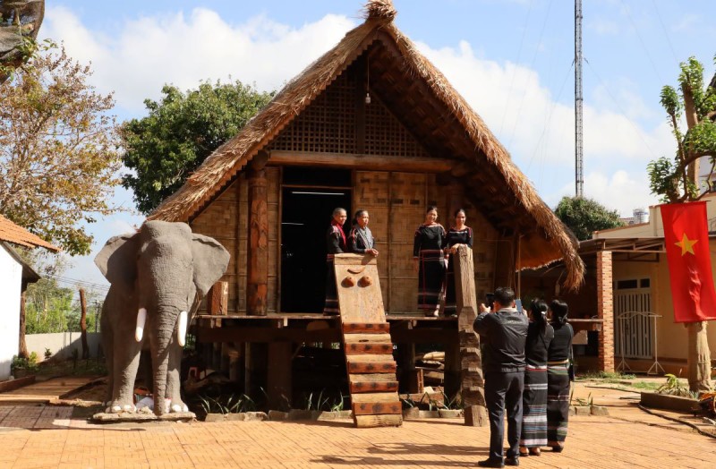 Nỗ lực bảo tồn văn hóa truyền thống của đồng bào dân tộc (Ảnh: T.H)  Nỗ lực bảo tồn văn hóa truyền thống của đồng bào dân tộc (Ảnh: T.H)