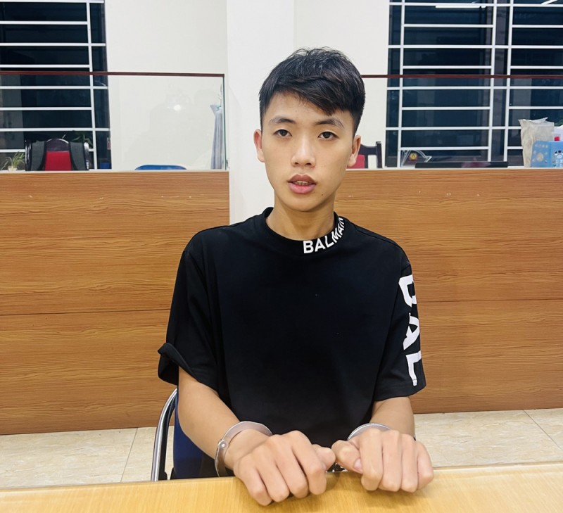 Lào Cai: Bắt giữ đối tượng có hành vi lừa đảo chiếm đoạt tài sản trên mạng xã hội Lào Cai: Bắt giữ đối tượng có hành vi lừa đảo chiếm đoạt tài sản trên mạng xã hội