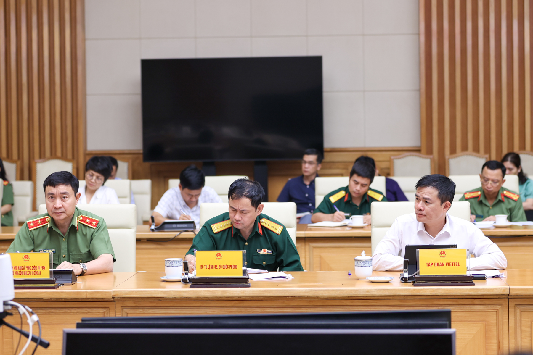 Thủ tướng: Không gian mạng đã trở thành không gian chiến lược - Ảnh 4. Thủ tướng: Không gian mạng đã trở thành không gian chiến lược - Ảnh 4.