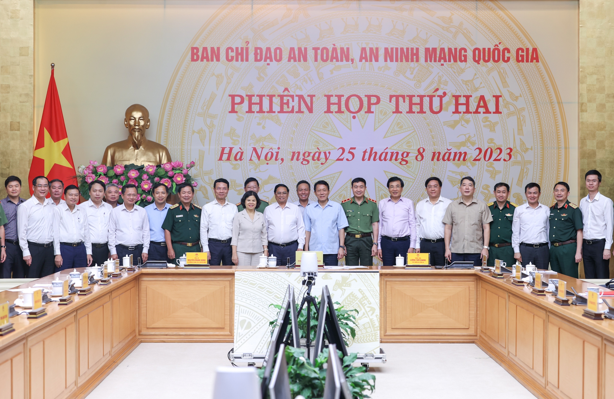 Thủ tướng: Không gian mạng đã trở thành không gian chiến lược - Ảnh 5. Thủ tướng: Không gian mạng đã trở thành không gian chiến lược - Ảnh 5.