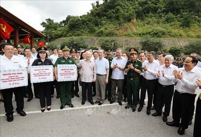 Tổng Bí thư Nguyễn Phú Trọng thăm Cửa khẩu Quốc tế Hữu Nghị - Ảnh 3. Tổng Bí thư Nguyễn Phú Trọng thăm Cửa khẩu Quốc tế Hữu Nghị - Ảnh 3.