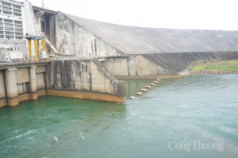 Bộ Công Thương: Triển khai các giải pháp đảm bảo không đứt gãy chuỗi cung ứng năng lượng trong năm 2024