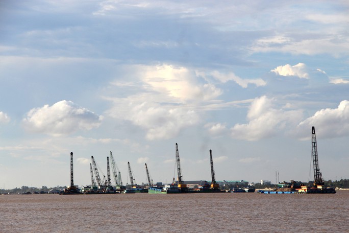 Cát sông nhấn chìm cán bộ tha hóa - Ảnh 3. Cát sông nhấn chìm cán bộ tha hóa - Ảnh 3.