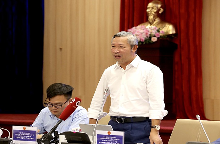 Ông Phạm Nguyên Hùng - Phó Cục trưởng Cục Điện lực và Năng lượng tái tạo phát biểu Ông Phạm Nguyên Hùng - Phó Cục trưởng Cục Điện lực và Năng lượng tái tạo phát biểu