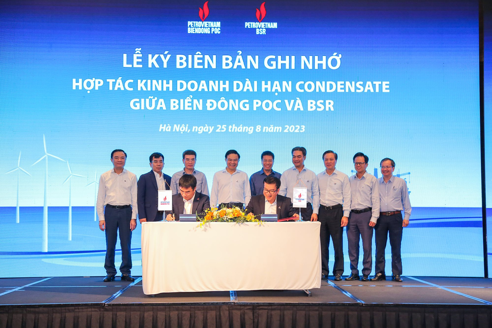 Đón đầu xu thế chuyển dịch năng lượng, nâng cao năng lực cạnh tranh trong lĩnh vực dịch vụ của Petrovietnam Đón đầu xu thế chuyển dịch năng lượng, nâng cao năng lực cạnh tranh trong lĩnh vực dịch vụ của Petrovietnam