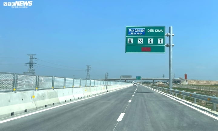 Ngày đầu thông xe cao tốc Nghi Sơn - Diễn Châu: Đường thông thoáng - 6