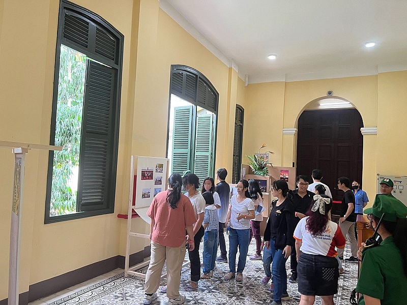 Du khách ấn tượng khi tham quan Trụ sở UBND - HĐND TP. Hồ Chí Minh dịp lễ 2/9 Du khách ấn tượng khi tham quan Trụ sở UBND - HĐND TP. Hồ Chí Minh dịp lễ 2/9