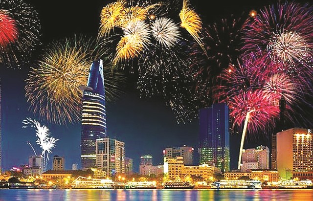 TP. Hồ Chí Minh: Trận địa bắn pháo hoa mừng Quốc khánh 2/9 chờ giờ khai hỏa