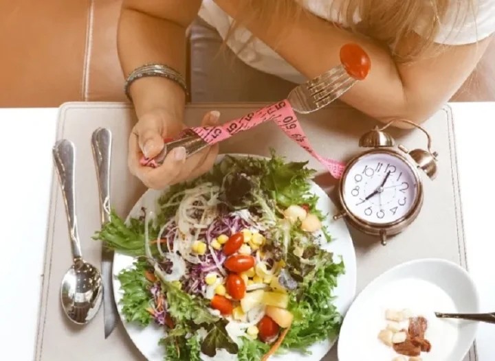 Ăn vào giờ nào để không béo bụng?