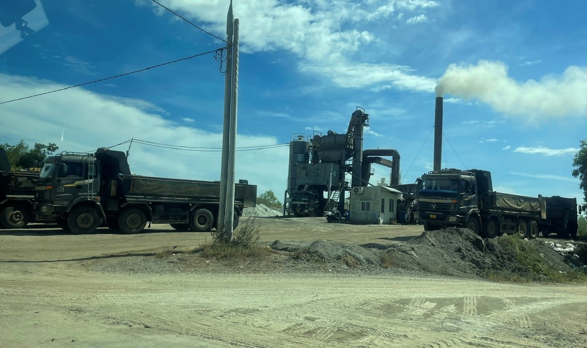 Quảng Nam: Trạm trộn bê tông nhựa hoạt động chui nhiều năm trong cụm công nghiệp Quảng Nam: Trạm trộn bê tông nhựa hoạt động chui nhiều năm trong cụm công nghiệp