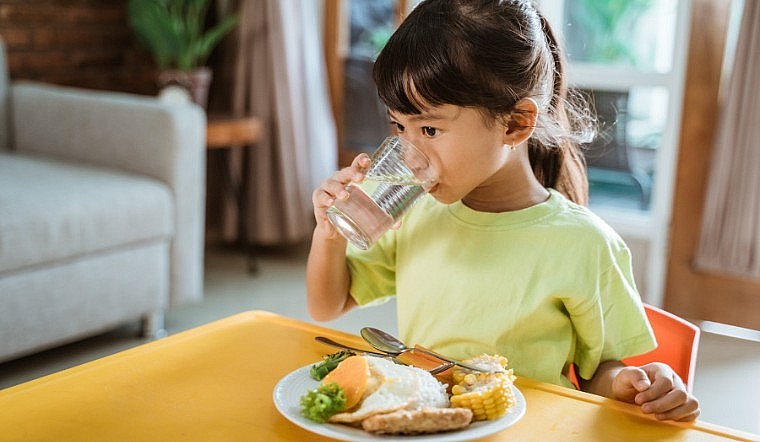 Bữa sáng đủ dinh dưỡng trước khi đến trường là nguồn năng lượng giúp trẻ học tập tốt hơn Bữa sáng đủ dinh dưỡng trước khi đến trường là nguồn năng lượng giúp trẻ học tập tốt hơn