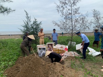 Bản tin Chống hàng giả ngày 5/9/2023: Tiêu hủy thịt bò và xúc xích đông lạnh không rõ nguồn gốc   xuất xứ