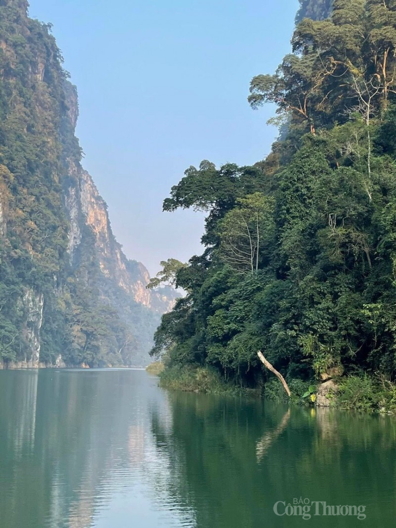 Hà Giang nhận giải thưởng Điểm đến du lịch mới nổi hàng đầu châu Á	năm 2023 Hà Giang nhận giải thưởng Điểm đến du lịch mới nổi hàng đầu châu Á	năm 2023