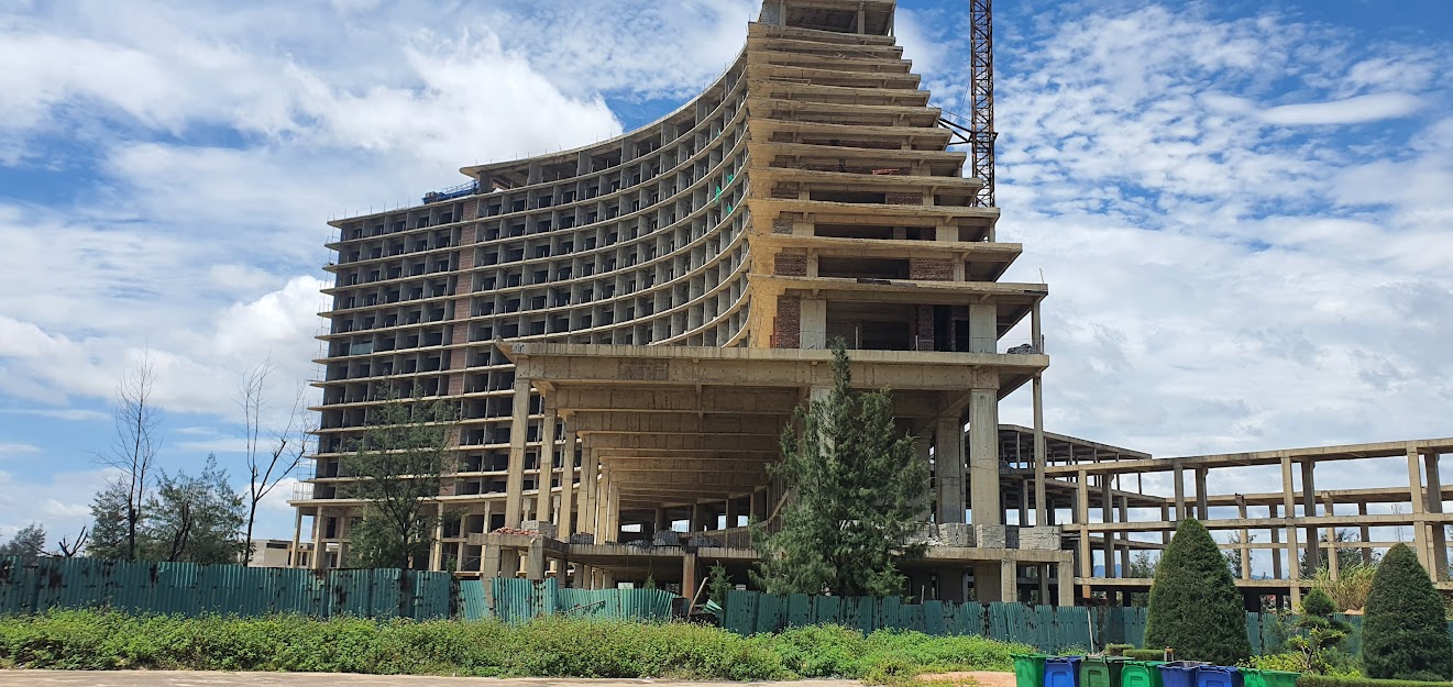 Công ty CP Du lịch Sài Gòn Quảng Bình là chủ đầu tư Dự án Khách sạn  5 sao Pullman Quảng Bình.