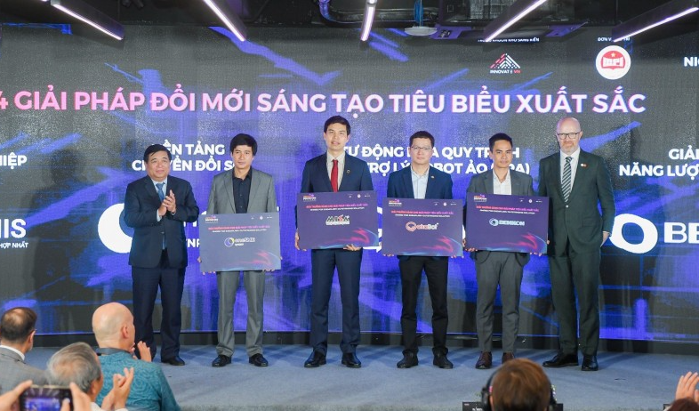 Vinh danh 12 giải pháp đổi mới sáng tạo xuất sắc