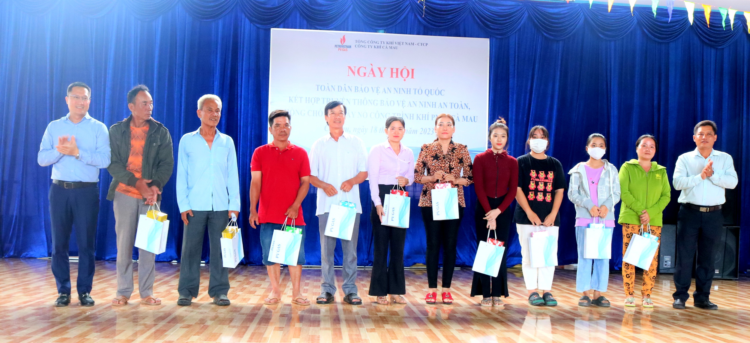 Phối hợp tổ chức các chương trình bảo đảm an ninh – an toàn công trình khí và cộng đồng dân cư Phối hợp tổ chức các chương trình bảo đảm an ninh – an toàn công trình khí và cộng đồng dân cư