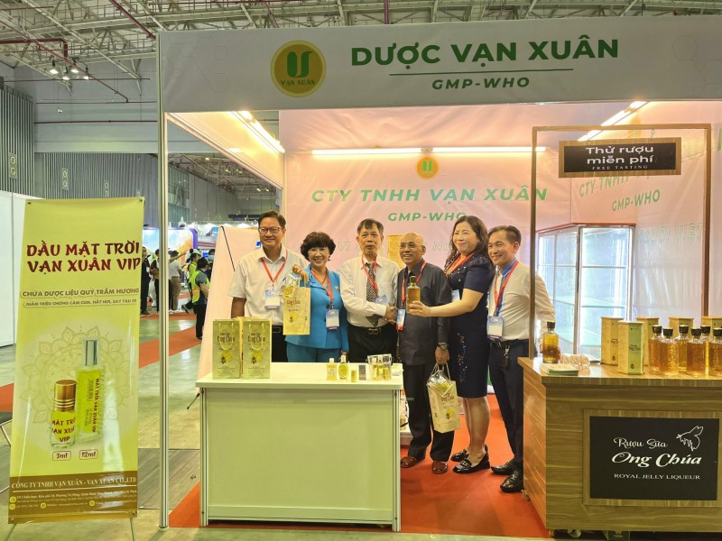 Vạn Xuân đẩy mạnh tiếp cận trực tiếp khách du lịch quốc tế tại ITE HCMC 2023 Vạn Xuân đẩy mạnh tiếp cận trực tiếp khách du lịch quốc tế tại ITE HCMC 2023