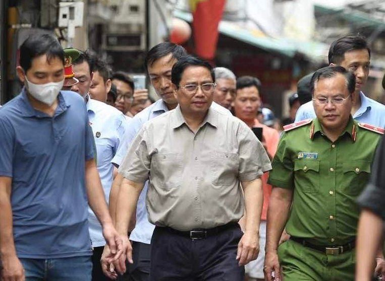 Thủ tướng Phạm Minh Chính tới thị sát hiện trường vụ cháy chung cư xảy ra trên địa bàn phường Khương Đình, quận Thanh Xuân, TP. Hà Nội 