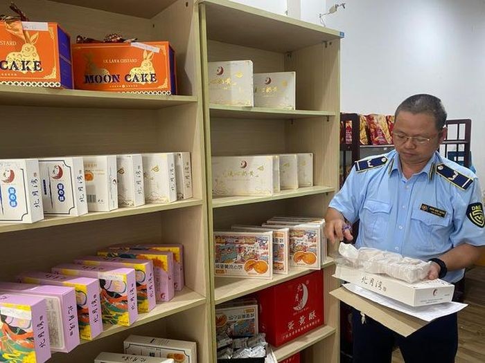 Điểm tin Chống buôn lậu ngày 13/9: Bắt hơn 200kg pháo lậu và tạm giữ ô tô chở hàng không rõ nguồn gốc Điểm tin Chống buôn lậu ngày 13/9: Bắt hơn 200kg pháo lậu và tạm giữ ô tô chở hàng không rõ nguồn gốc