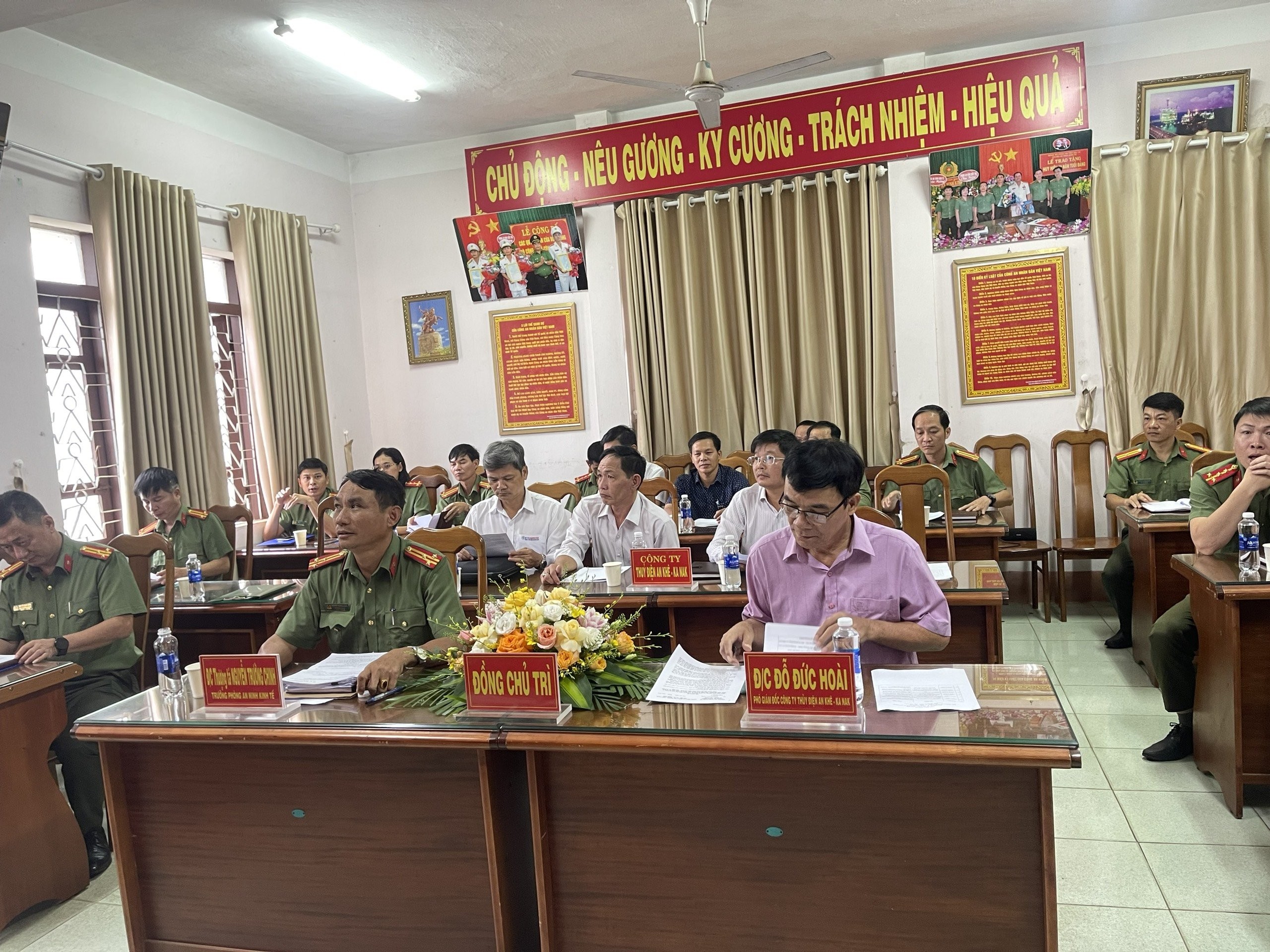 Quang cảnh Hội nghị Quang cảnh Hội nghị