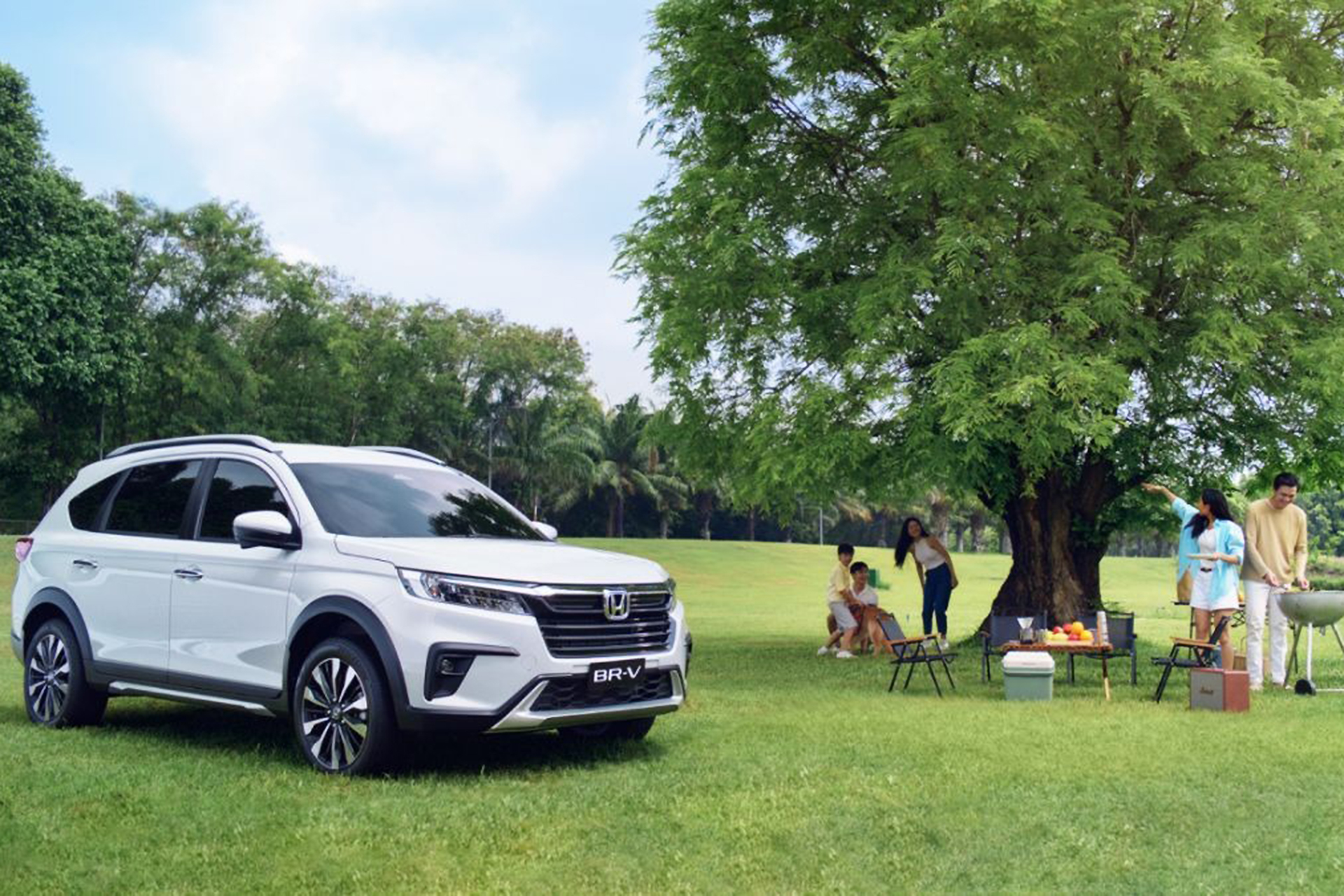 Những mẫu xe ô tô đáng mua đang giảm giá kịch sàn tại Việt Nam - Ảnh 1. ô tô giảm giá