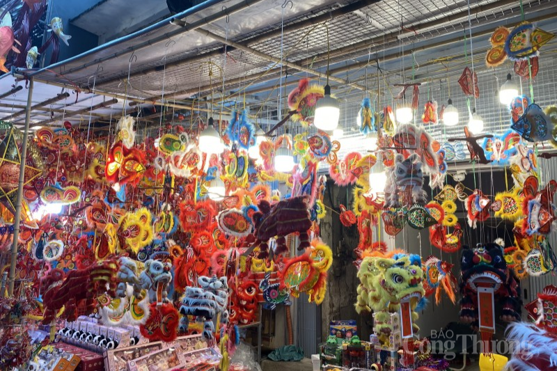 Nhộn nhịp thị trường đồ chơi trung thu truyền thống tại phổ cổ Hà Nội Nhộn nhịp thị trường đồ chơi trung thu truyền thống tại phổ cổ Hà Nội