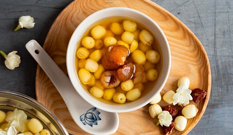 Hạt sen còn được dùng để chế biến nhiều món ăn ngon bổ dưỡng. Ảnh minh họa Hạt sen còn được dùng để chế biến nhiều món ăn ngon bổ dưỡng. Ảnh minh họa