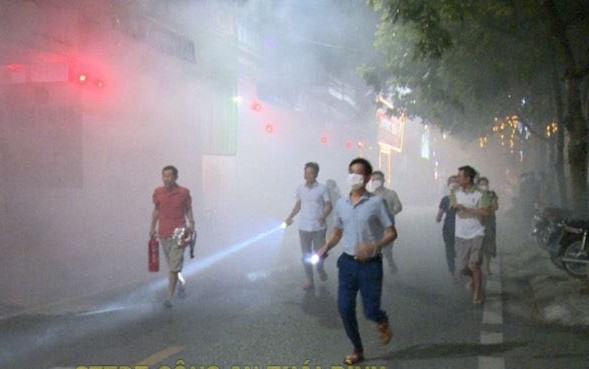 undefined Diễn tập phương án chữa cháy và cứu nạn, cứu hộ của các Tổ liên gia an toàn phòng cháy chữa cháy trên địa bàn tỉnh Thái Bình. Ảnh minh họa.